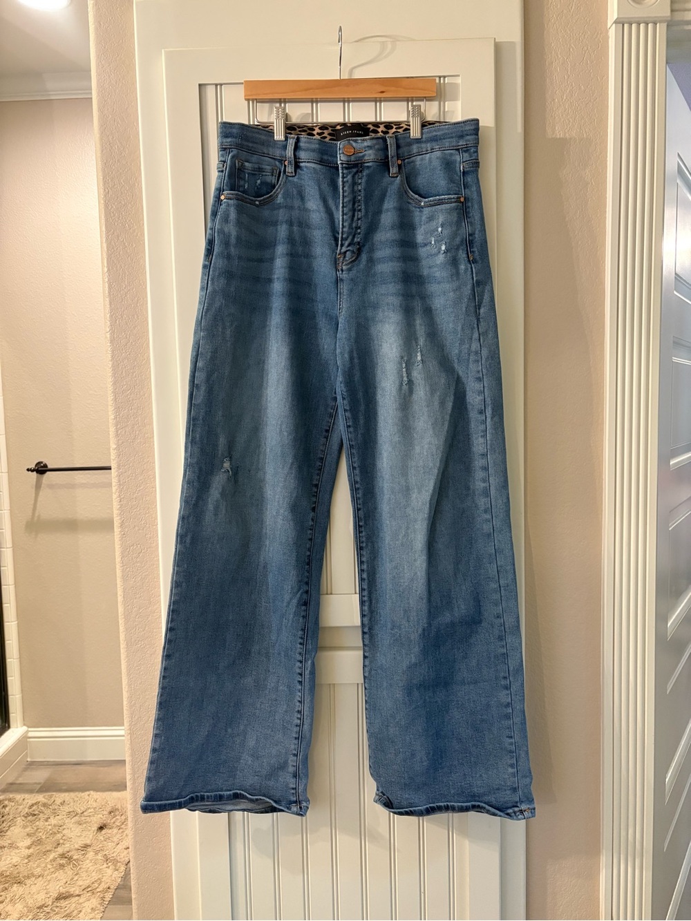 Classic Medium Blue Wide-Leg Jeans - Women's Flare